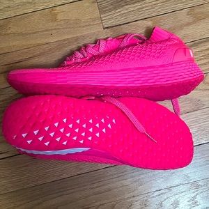 NEON PINK REFLECTIVE KNIT RUNNER (WOMEN'S 11)